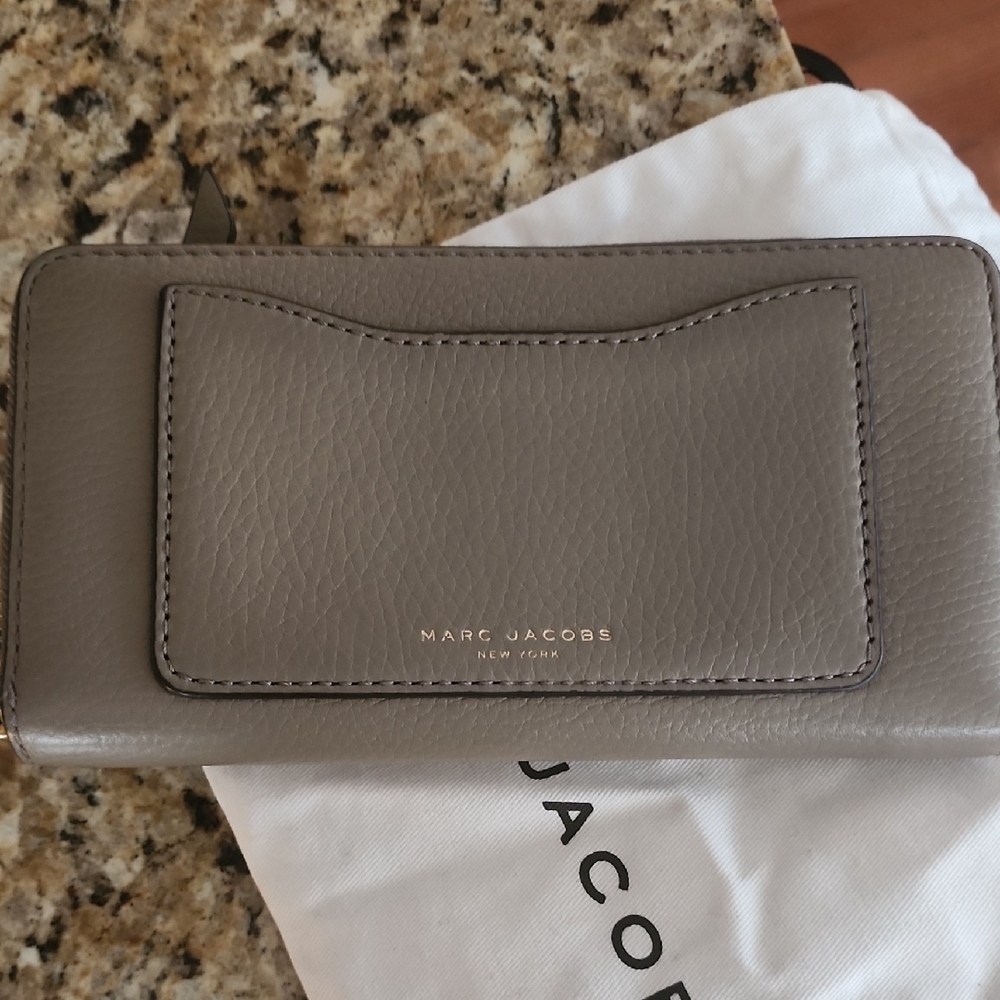 Marc Jacobs Gray Leather Wallet